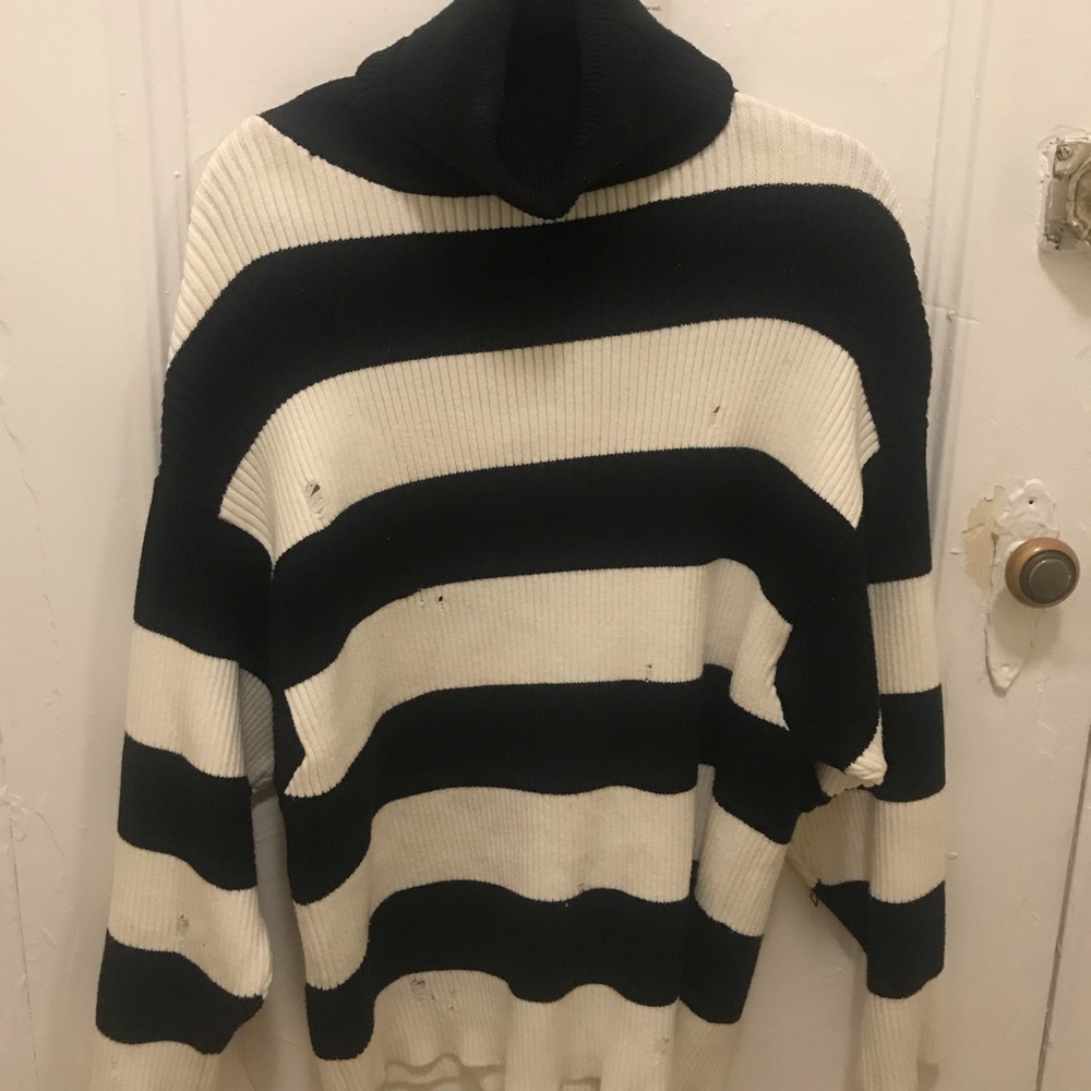Classic Zara Turtleneck sweater with stripes!